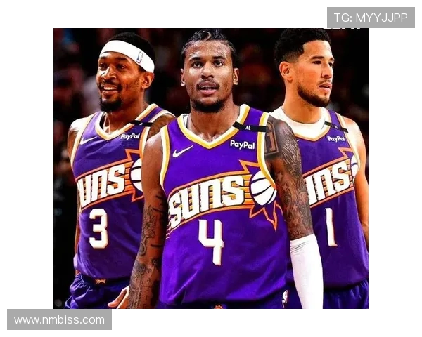 布克波特携手四位新星亮相NBA中国赛海报网友纷纷提问杰伦格林为何缺席